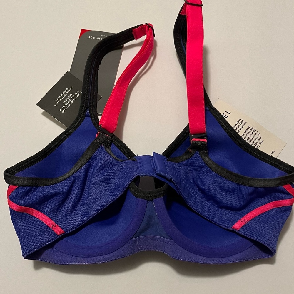 Berlei Sports Bra 32B SF2 - Picture 2 of 4